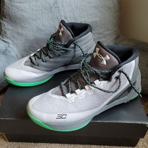 Gently used Stephen Curry 3 men's size 10.5